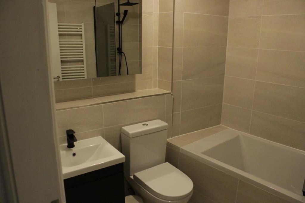 2 Bedroom Central London Apartment Modern And Stylish Εξωτερικό φωτογραφία