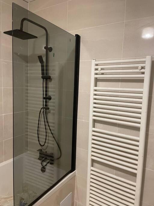 2 Bedroom Central London Apartment Modern And Stylish Εξωτερικό φωτογραφία