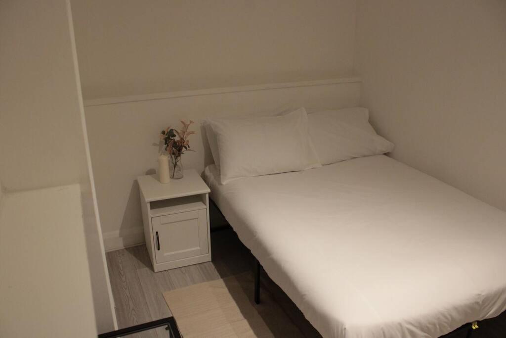 2 Bedroom Central London Apartment Modern And Stylish Εξωτερικό φωτογραφία