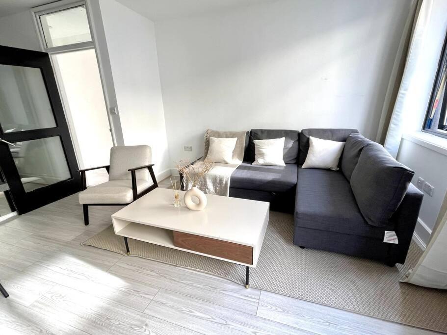 2 Bedroom Central London Apartment Modern And Stylish Εξωτερικό φωτογραφία