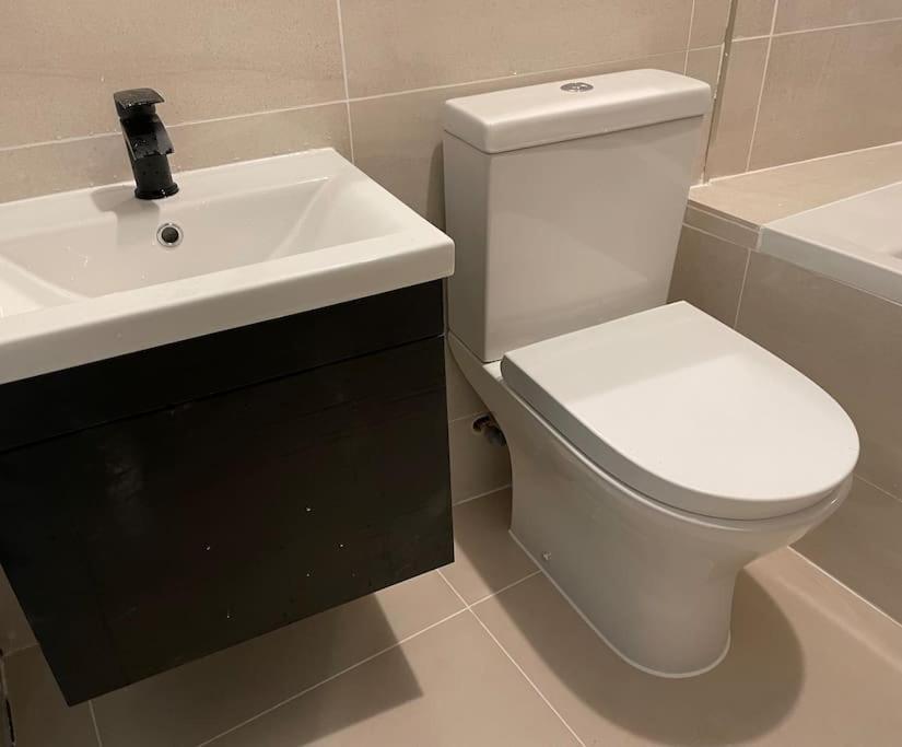 2 Bedroom Central London Apartment Modern And Stylish Εξωτερικό φωτογραφία