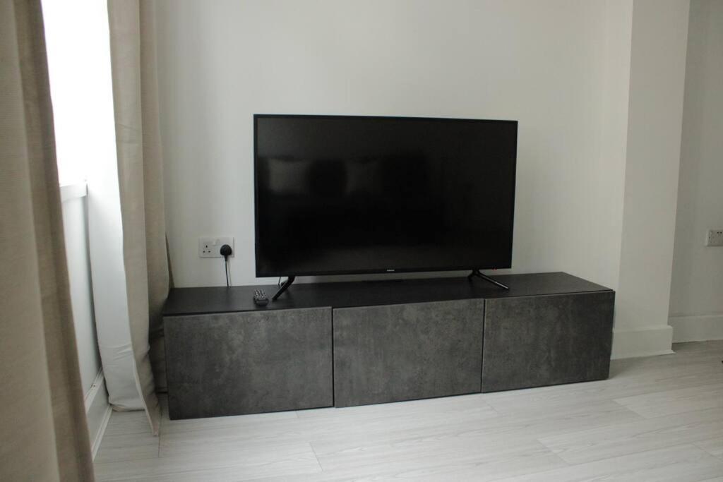 2 Bedroom Central London Apartment Modern And Stylish Εξωτερικό φωτογραφία